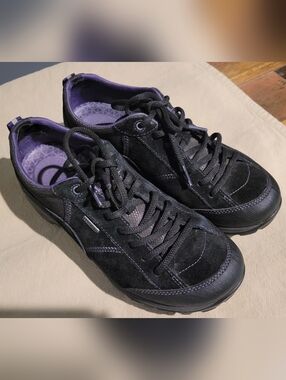 Dansko Vibram Women’s Black Suede Lace-Up Sneakers with Purple Accents Size 38